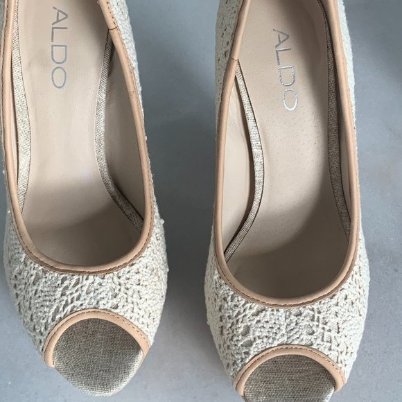 Aldo Lace Heels - Picture 2 of 7